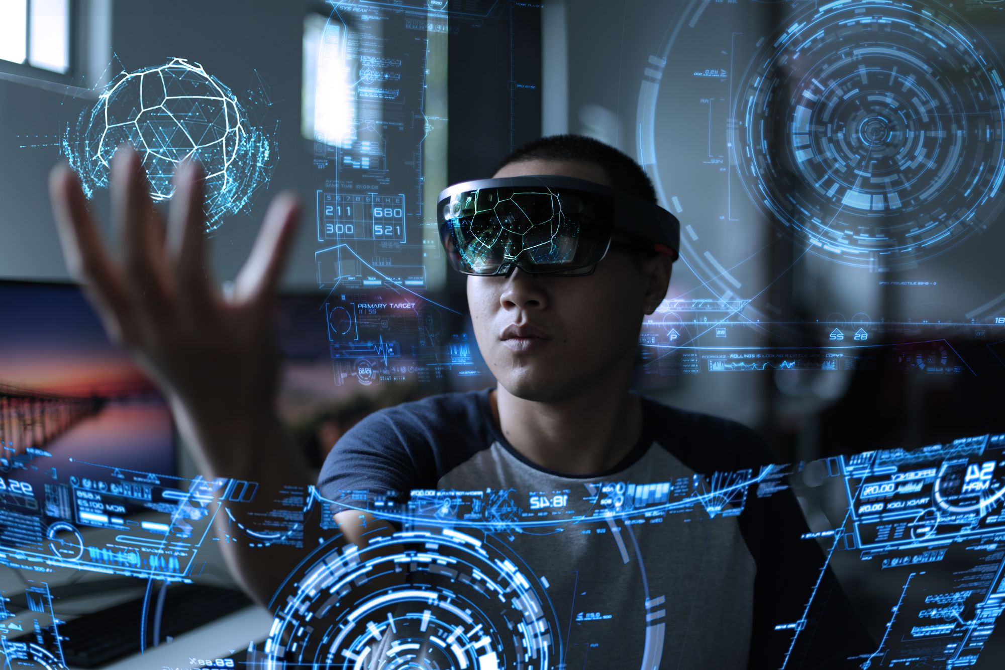 A person wearing virtual reality goggles
Description automatically generated with medium confidence